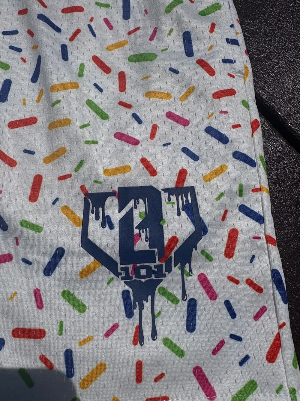 Baseball Lifestyle 101 Men's White Sprinkle Print Shorts with Waffle Accent - Picture 2 of 9